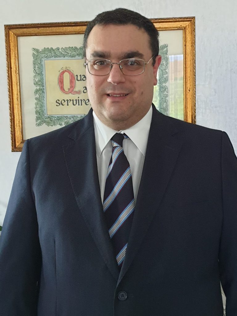 Dario De Pasquale Preparazioni erboristiche Tisanamica realizzate su misura con piante officinali di alta qualità dal Dott. De Pasquale